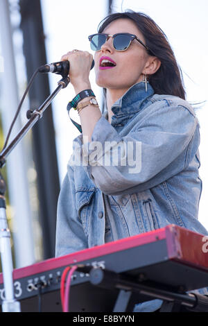 Austin, Texas, USA. 3. Oktober 2014. Musiker ISABELLA MANFREDI der Band "The Preatures" tritt beim Austin City Limits Music Festival. © Daniel DeSlover/ZUMA Draht/Alamy Live-Nachrichten Stockfoto