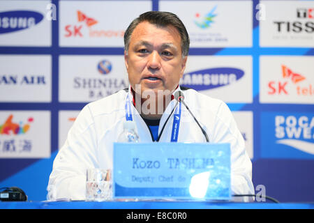 Incheon, Südkorea. 4. Oktober 2014. (L, R) Kozo Tashima (JPN): Pressekonferenz von Japan Delegation bei MPC auf 2014 Incheon asiatische Spiele in Incheon, Südkorea. © YUTAKA/AFLO SPORT/Alamy Live-Nachrichten Stockfoto