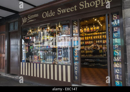 Herr Simms Olde Sweet Shoppe, 31 Northgate Street, Chester, Cheshire, England UK Stockfoto
