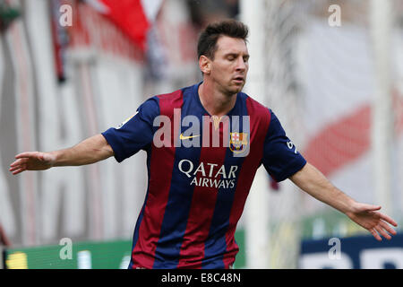 Madrid, Spanien. 4. Oktober 2014. La Liga Fußball. Rayo Valevano gegen FC Barcelona im Stadion Campo de Vallecas. Lionel Andrés Messi (argentinische Stürmer des Barcelona) feiert sein Tor in der 35. Minute Kredit: Action Plus Sport/Alamy Live News Stockfoto