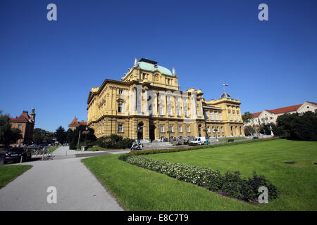 Kroatisches Nationaltheater (ca. 1895) in Zagreb, Kroatien. Ist ein Theater, Oper und Ballett-Haus. Stockfoto