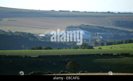 Brighton Sussex UK 5. Oktober 2014 - The American Express Community Fußballstadion in Brighton mit der Sonne glitzerte aus dem Dach am frühen Morgen in das herbstliche Wetter Credit: Simon Dack/Alamy Live News Stockfoto