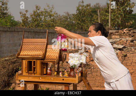 Schamanen Ritual für ändern das geistliche Haus im Norden von Thailand in Lampang Stockfoto