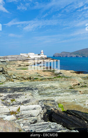 Valentia Leuchtturm mit Blick auf Valentia Island, Beginish Island, Irland, County Kerry Stockfoto