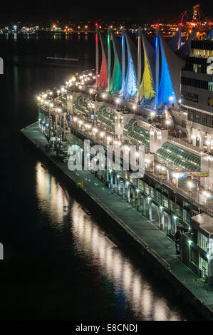 Canada Place in der Nacht, Vancouver, Britisch-Kolumbien, Kanada Stockfoto
