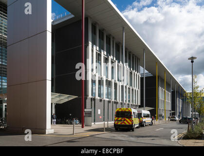 Central Manchester University Hospitals Komplex aus Oxford Straße, Manchester, England, UK. Royal Infirmary Eingang 2. Stockfoto