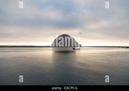 Morro Rock bei Sonnenuntergang, Morro Bay, Kalifornien, USA Stockfoto