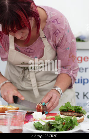 Wald des Dekans, Gloucestershire, UK. 5. Oktober 2014. Gloucestershire Wald Showcase. Jährliche Feinschmecker-Veranstaltung in diesem Jahr mit dem Eichhörnchen-Burger-Herausforderung. Bildnachweis: David Broadbent/Alamy Live-Nachrichten Stockfoto