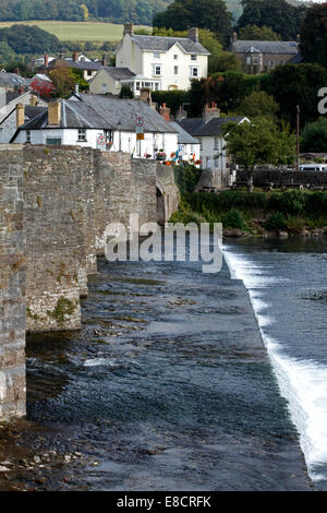 Brücke über den Fluss an Crickhowell, Powys. Stockfoto