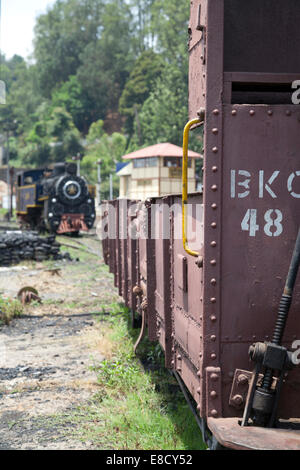Ein X-Klasse-Dampflokomotive Lokomotive der Bergbahnen in Coonoor, Tamil Nadu, Indien. Stockfoto