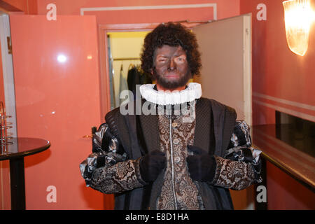 Premiere der Komödientheater spielen "Othello Darf Nicht Platzen" Kleine Komoedie im Hotel Bayerischer Hof.  Mitwirkende: Pascal Breuer wo: München wenn: 3. April 2014 Stockfoto