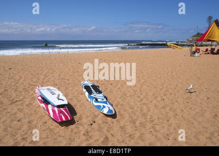 Collaroy Beach im Frühling hat die Surf Life Saving Season (september) gerade begonnen, Sydney, NSW, Australien Stockfoto