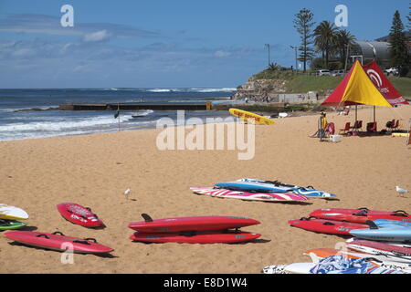 Collaroy Beach im Frühjahr, Surf lebensrettende Saison hat gerade erst begonnen (September), Sydney, Australien Stockfoto