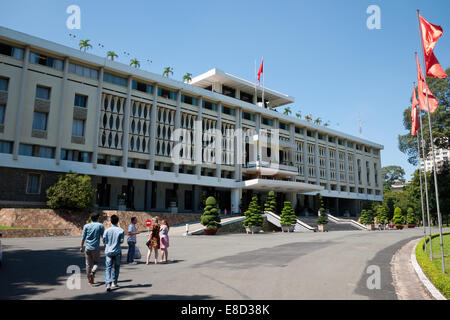 Ein Blick auf das äußere der Wiedervereinigung Palast (Unabhängigkeit) in Ho-Chi-Minh-Stadt (Saigon), Vietnam. Stockfoto