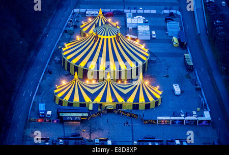 Zelt des Zirkus FlicFlac, Weihnachtszirkus im Ruhrgebiet, zeigen 'Schöne Firetage', aerial View, Dortmund, Ruhrgebiet Stockfoto