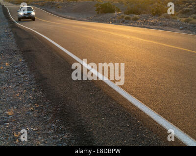 California State Route 190, in der Nähe von Panamint Springs, Panamint Valley, Death Valley Nationalpark, Kalifornien, USA Stockfoto