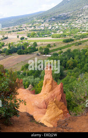 Hoodoo auf dem Gelände der Colorado von Rustrel (Provence - Frankreich): bleibt der Ocker Steinbrüche (Frankreich). Le Colorado de Rustrel. Stockfoto