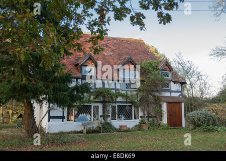 Tudor Landhaus Stockfoto