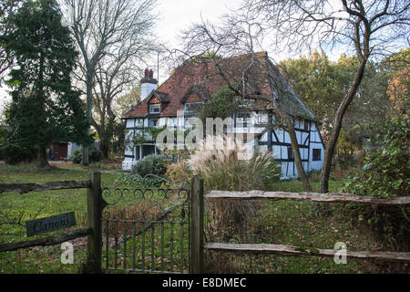 Tudor Landhaus Stockfoto