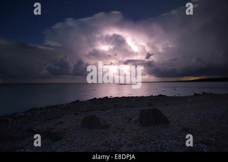 Mitternacht-Blitz an der Ostsee, Insel Hiiumaa, Estland Stockfoto