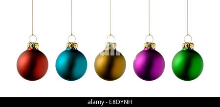 bunte Weihnachtskugeln, isoliert auf weiss Stockfoto