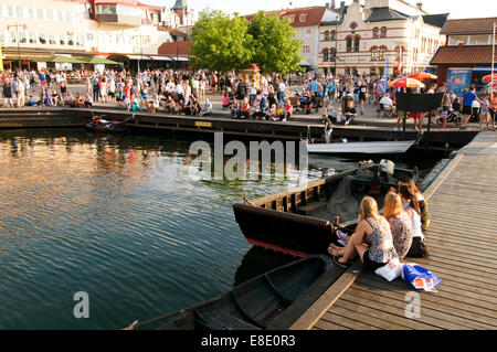 Västervik Schweden schwedische Stadt Süd-Ost-Kalmar Grafschaft Sommer Zeit Sommer Ostsee Schweden Sonnenschein sonnigen Tag Urlaub ho Stockfoto