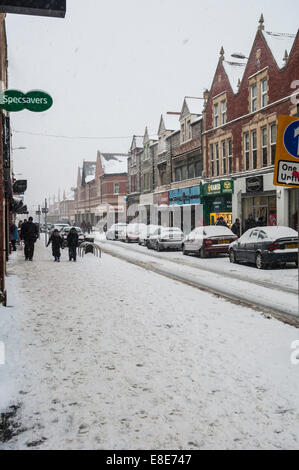 Winter schnee Blizzard in Barry Town Center 1. Januar 2012 PHILLIP ROBERTS Stockfoto