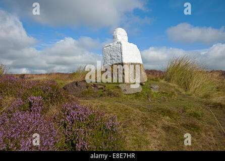 Fat Betty Stein auch bekannt als White Cross in Rosedale Fahren Sie im Sommer in den North York Moors National Park North Yorkshire England Vereinigtes Königreich Stockfoto