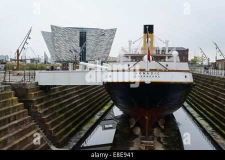 Die SS Nomadic und Belfast Titanic Museum Nordirland Vereinigtes Königreich Stockfoto