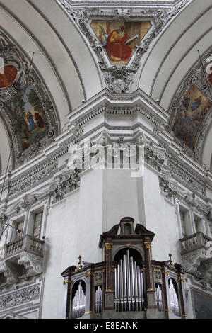 Innere des Salzburger Dom, Salzburg, Österreich Stockfoto