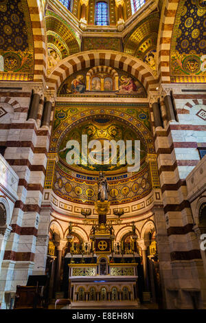 Der Altar in der Notre Dame de la Garde in Marseille. Stockfoto