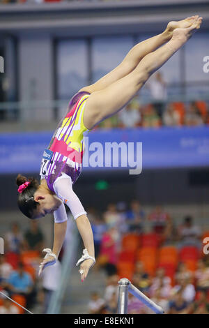 Nanning, China. 6. Oktober 2014. Yu Minobe (JPN) Kunstturnen: 2014 World Artistic Gymnastics Championships Women Qualifikation am Gymnasium Guangxi in Nanning, China. © Yusuke Nakanishi/AFLO SPORT/Alamy Live-Nachrichten Stockfoto