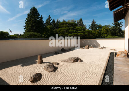 Elk203-6771 Kanada, Alberta, Lethbridge, Nikka Yuko Japanese Gardens, Zen-Steingarten Stockfoto