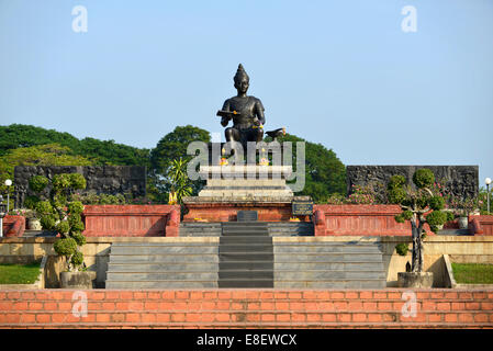 Statue von König Ramkhamhaeng, Sukhothai Historical Park, Sukhothai, Nord-Thailand, Thailand Stockfoto