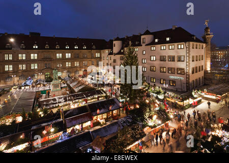 Weihnachtsmarkt auf dem Schillerplatz Platz, Stuttgart, Baden-Württemberg, Deutschland Stockfoto