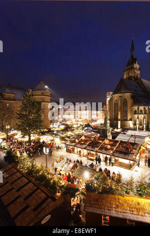 Weihnachtsmarkt vor der Stiftskirche, Stuttgart, Baden-Württemberg, Deutschland Stockfoto