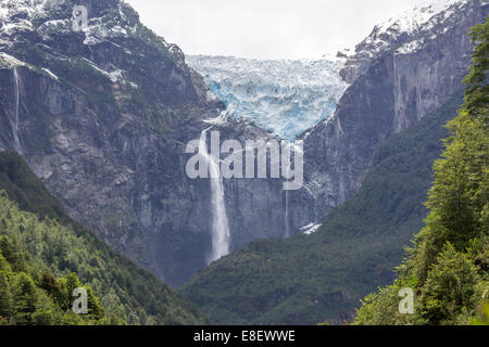 Ventisquero Colgante, hängende Gletscher, Parc National Queulat, Puerto Puyuhuapi, Aysén, Chile Stockfoto