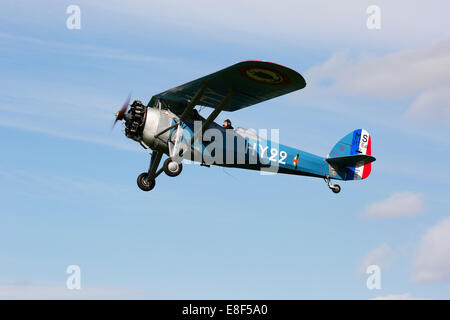 Morane Saulnier Ms317 HY22 317 G-MOSA im Flug abheben vom Flugplatz Breighton Stockfoto