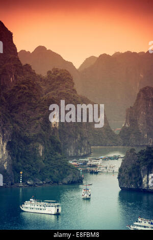 Vietnam, Halong-Bucht Stockfoto