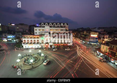 Vietnam, Hanoi, belebte Kreuzungen in der Altstadt Stockfoto