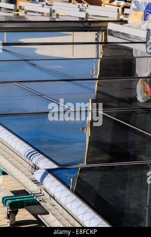 USA, Illinois, Cook County, Evanston, Zukunft Windows an sonnigen Morgen Stockfoto