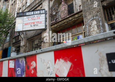 Berlin, Deutschland. 25. August 2014. Ein Blick auf die Gebäude in Berlin, Deutschland, 25. August 2014 Tacheles. Foto: MAURIZIO GAMBARINI/DPA/Alamy Live-Nachrichten Stockfoto