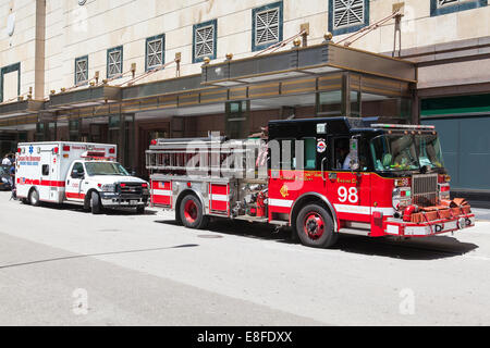 CHICAGO, USA - Juli 12,2013: typisch amerikanische Rote kommunale Feuer Mietwagen in Chicago Stockfoto