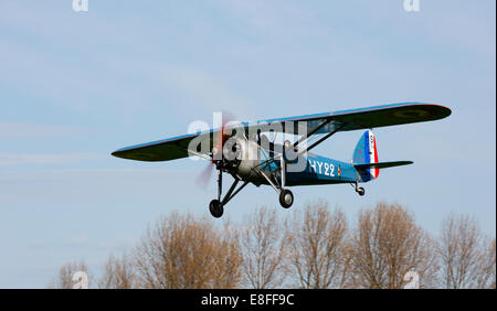 Morane Saulnier Ms317 HY22 317 G-MOSA im Flug abheben vom Flugplatz Breighton Stockfoto