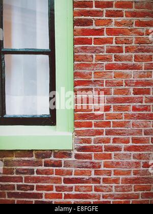 Nahaufnahme von Fenster und Wand Stockfoto