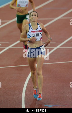 Eilidh Kind (SCO) gewinnt die Silbermedaille und feiert - Frauen 400m Hürden Finale. Leichtathletik - Hampden Park - Glasgow - UK Stockfoto