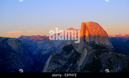 USA, California, Half Dome, Yosemite-Nationalpark bei Sonnenuntergang Stockfoto