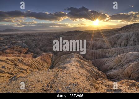 USA, California, Anza-Borrego Desert State Park, Sonnenuntergang in Badlands Stockfoto