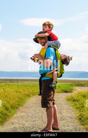 Vater mit Sohn und Tochter, USA Stockfoto