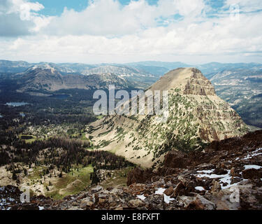 USA, Utah, Luftaufnahme von Bergen und Tälern von kahlen Berge Stockfoto